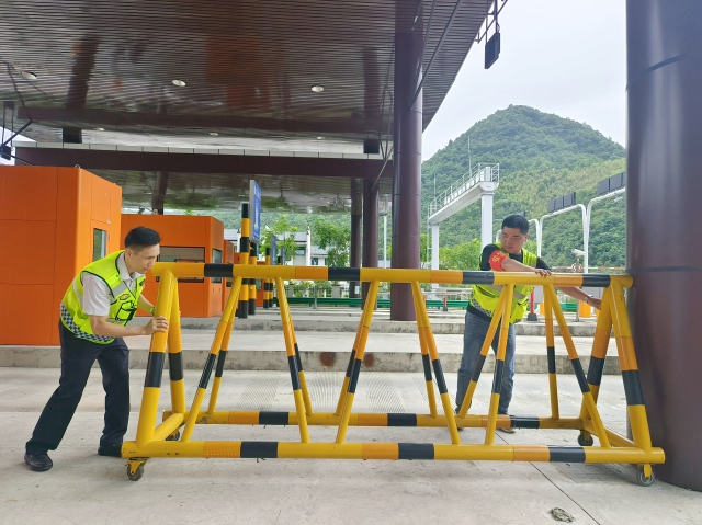 02 池州中心石臺站多舉措防范 “格美”臺風(fēng) (1).jpg